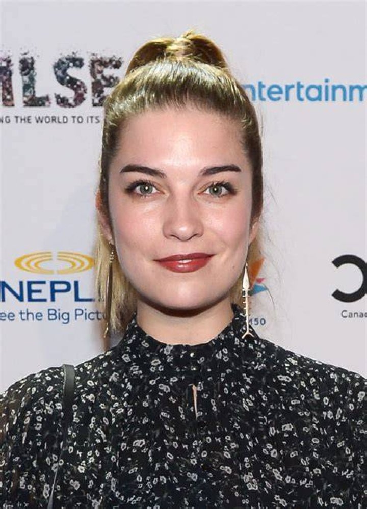 Annie Murphy poses during her visit at the Zacapa XO x Baccarat Speakeasy at the 76th Annual Tony Awards on June 11, 2023, in New York City | Source: Getty Images